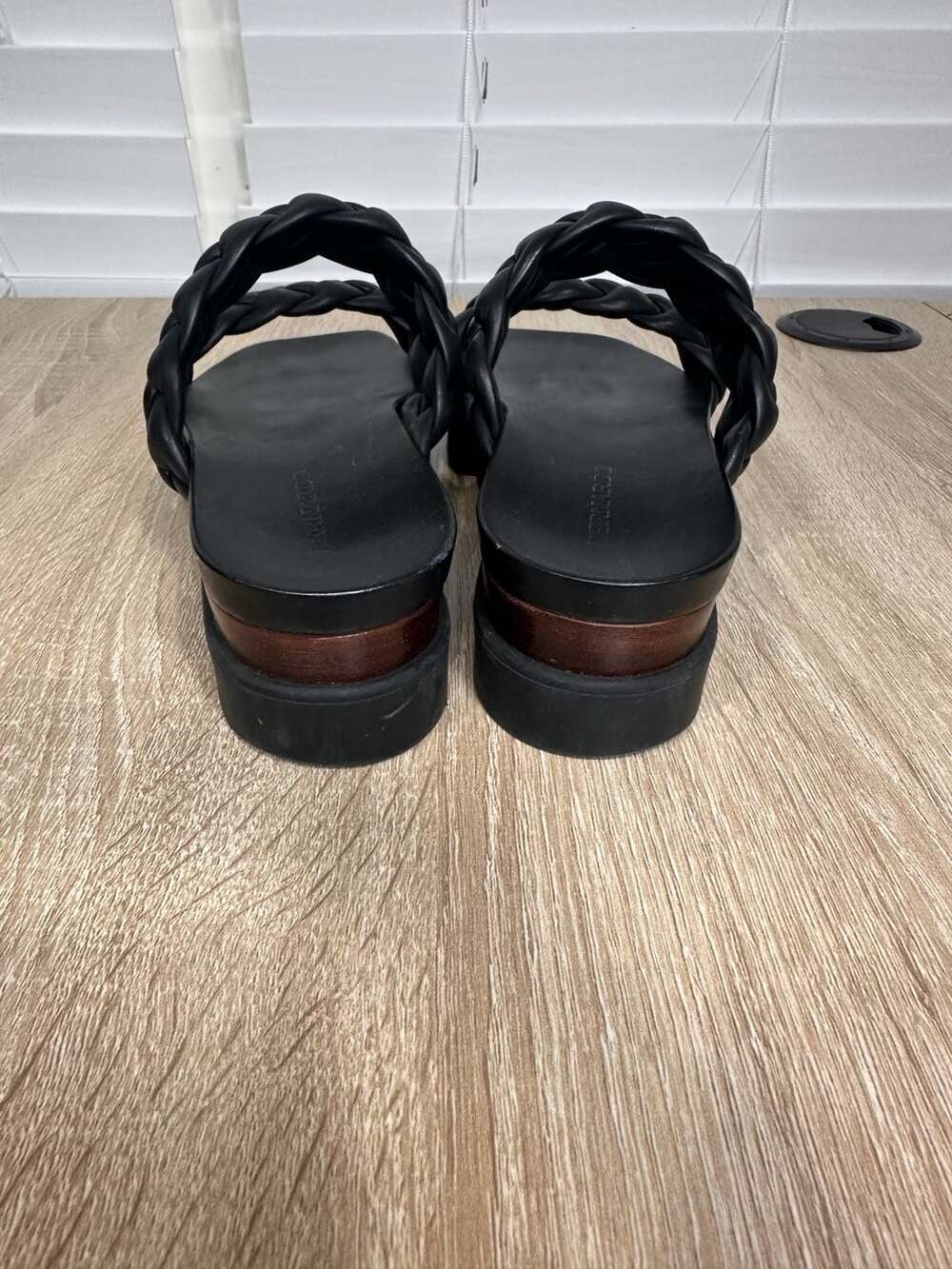 Bernardo Ciara Braided Black Leather Flatform Slide Sandals, Sz 8 - Picture 4 of 5
